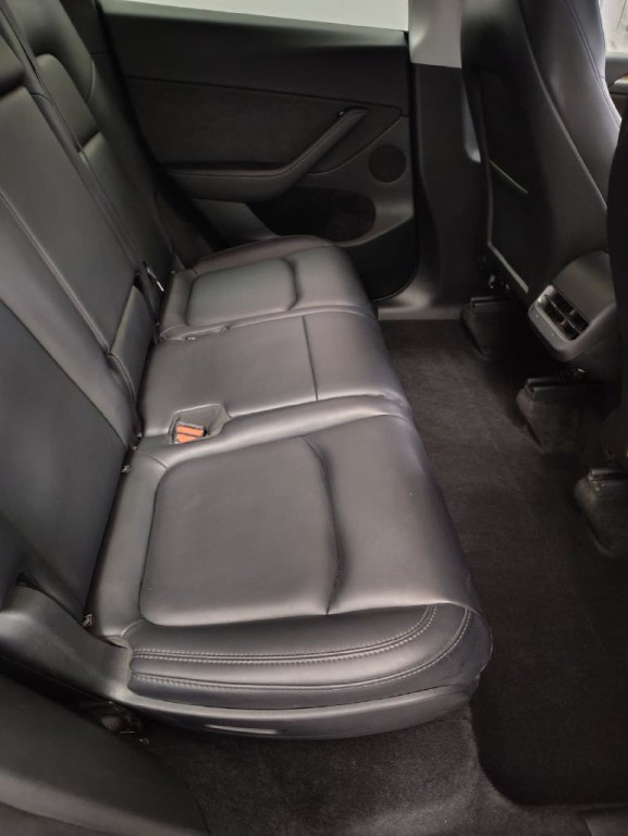 2024 Tesla Model Y Image 7