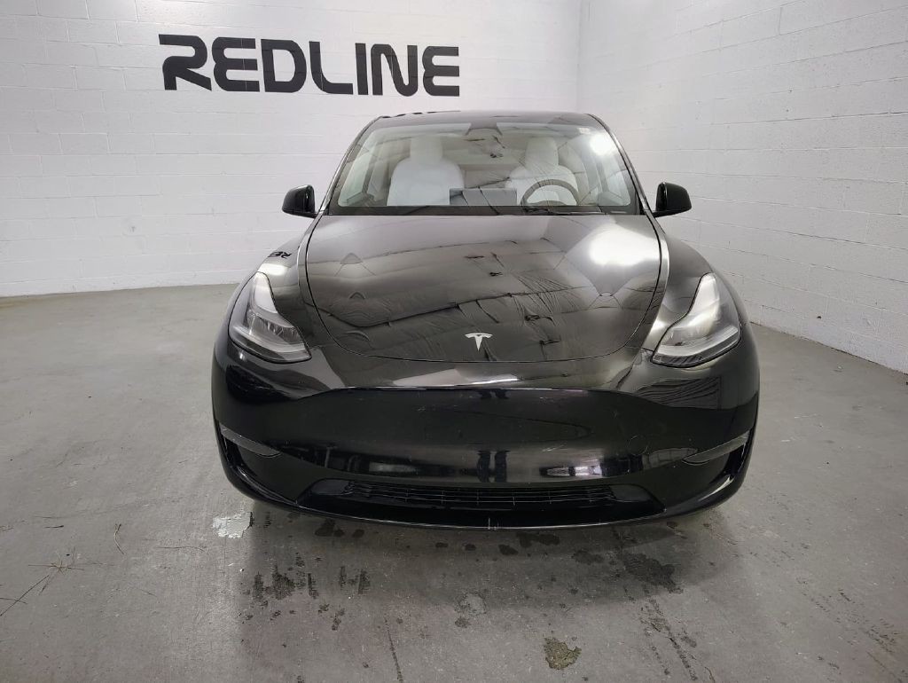 2023 Tesla Model Y Image 2