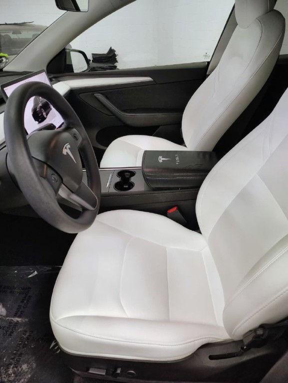 2023 Tesla Model Y Image 4