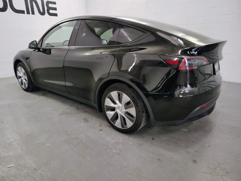 2023 Tesla Model Y Image 4