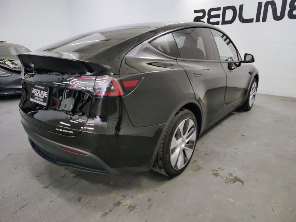 2023 Tesla Model Y Image 5