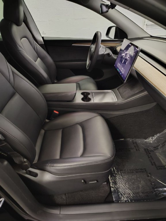 2023 Tesla Model Y Image 9