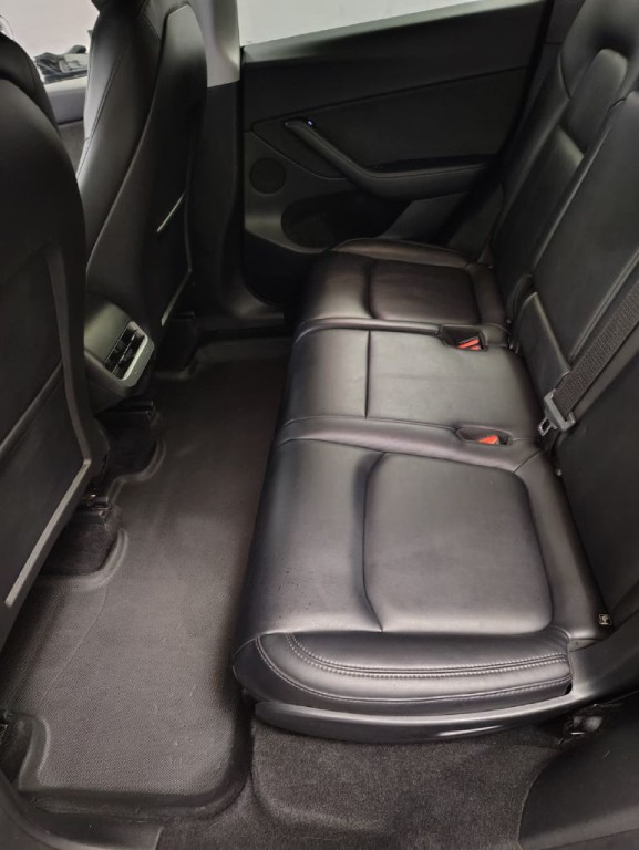 2023 Tesla Model Y Image 10