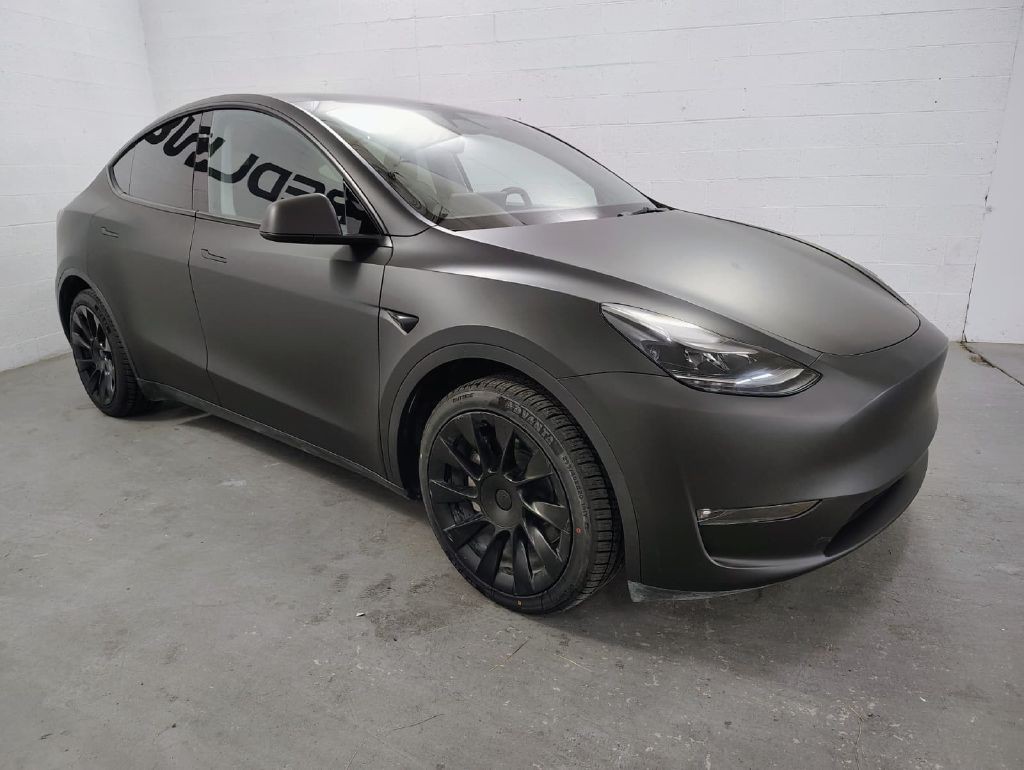 2023 Tesla Model Y Image 3