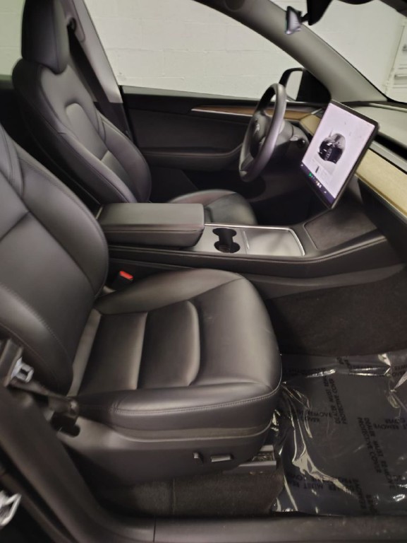 2023 Tesla Model Y Image 5