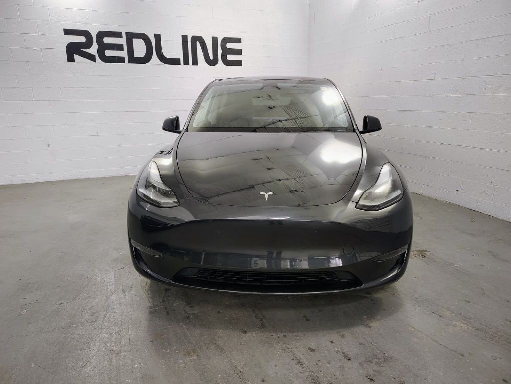 2024 Tesla Model Y Image 2