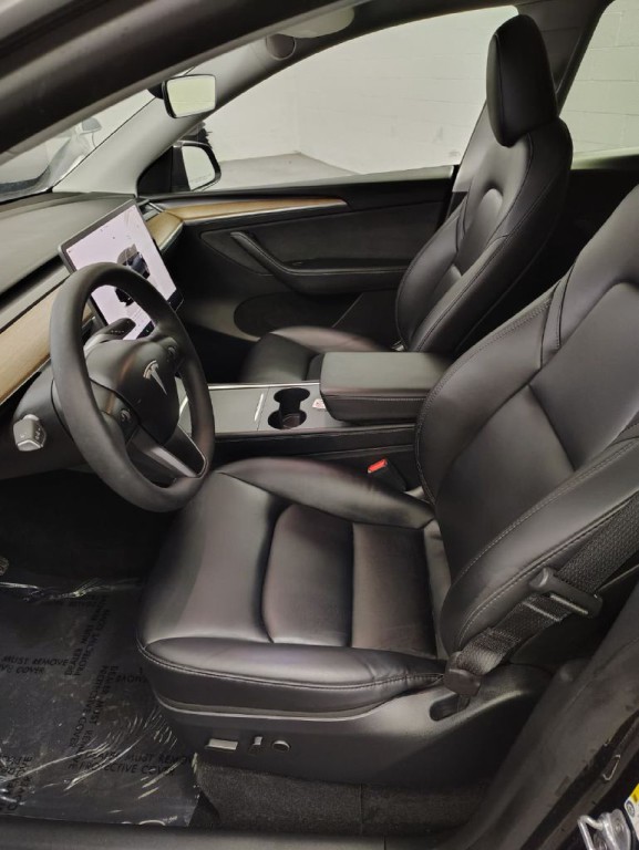 2024 Tesla Model Y Image 4