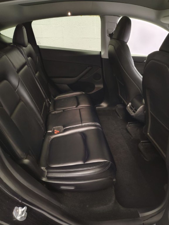 2024 Tesla Model Y Image 7