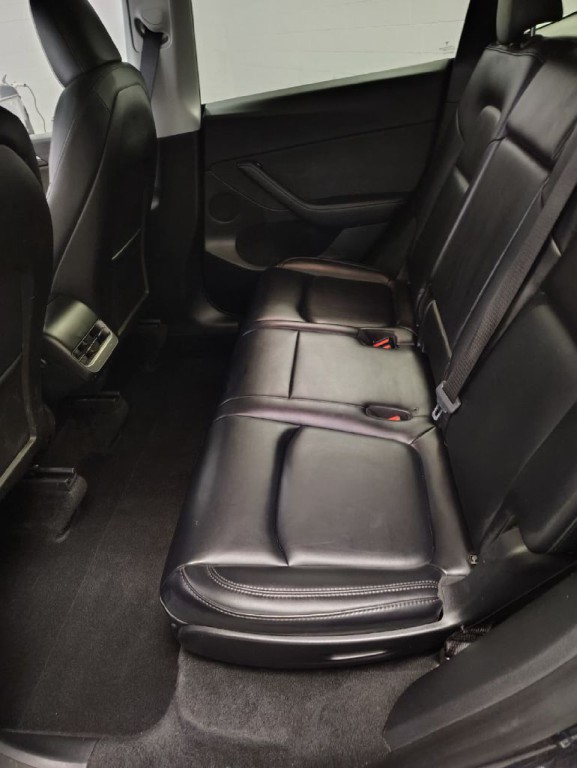 2024 Tesla Model Y Image 8