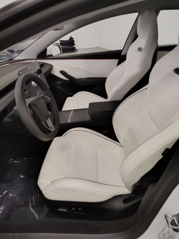 2024 Tesla Model 3 Image 4