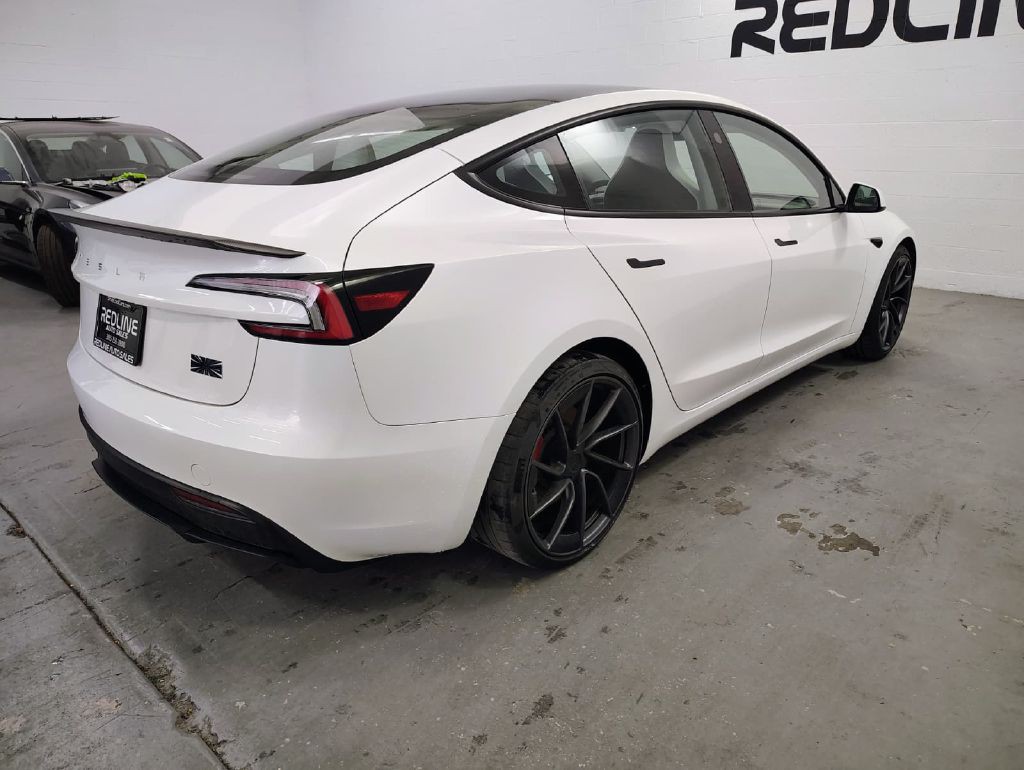2024 Tesla Model 3 Image 10