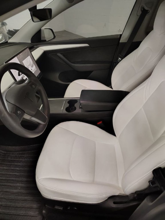 2023 Tesla Model Y Image 4