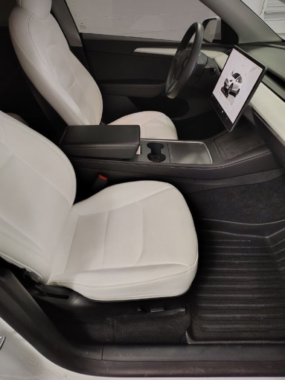 2023 Tesla Model Y Image 5