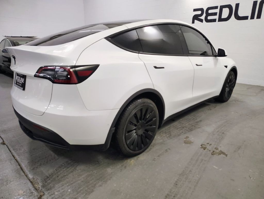 2023 Tesla Model Y Image 11