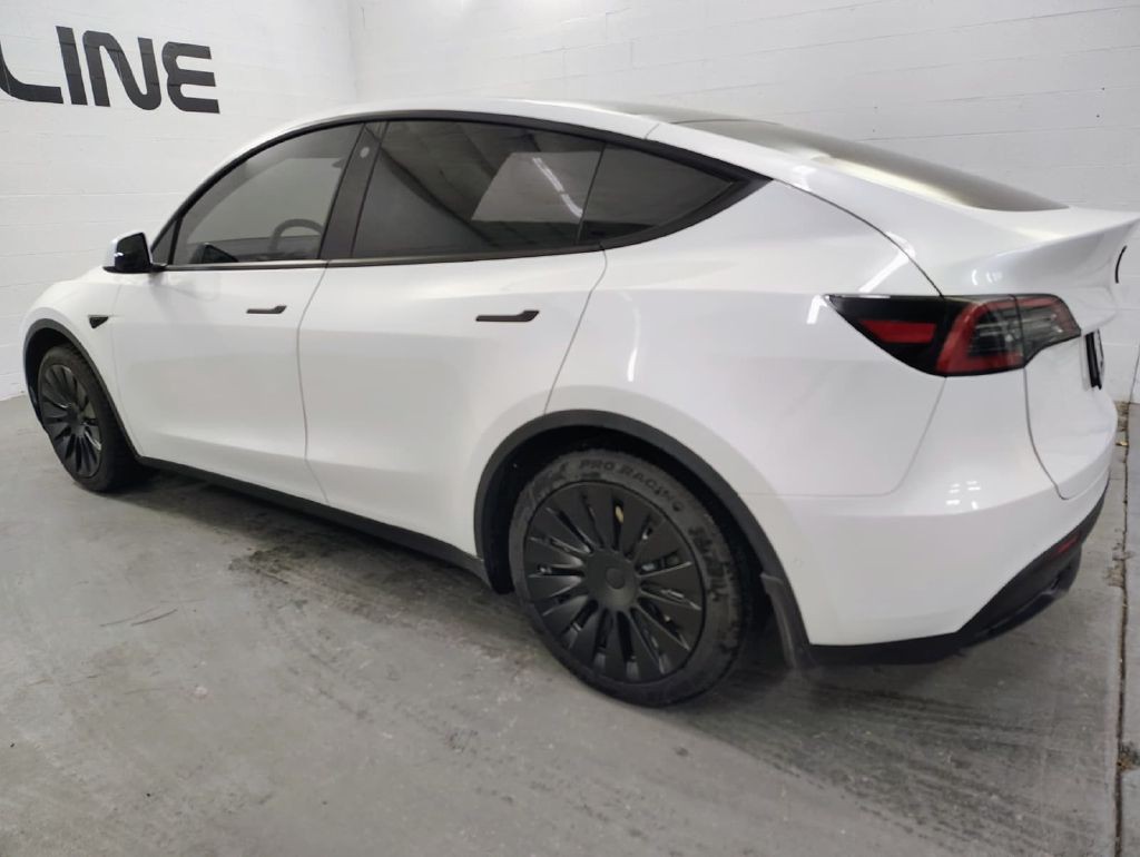 2023 Tesla Model Y Image 12