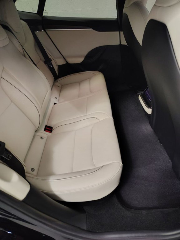 2021 Tesla Model S Image 7