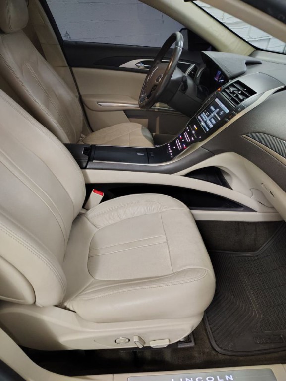 2016 Lincoln MKZ Image 5