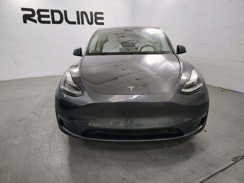 2023 Tesla Model Y Image 2