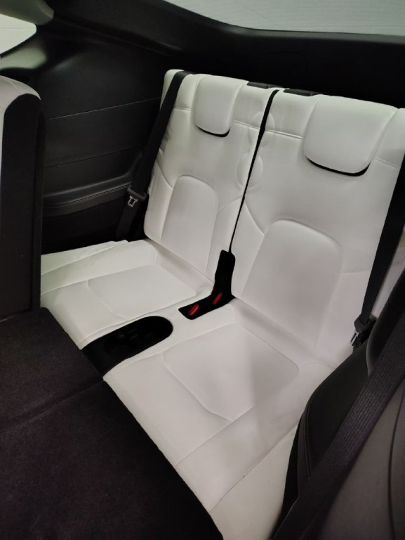 2023 Tesla Model Y Image 8