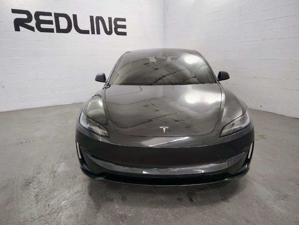 2025 Tesla Model 3 Image 2