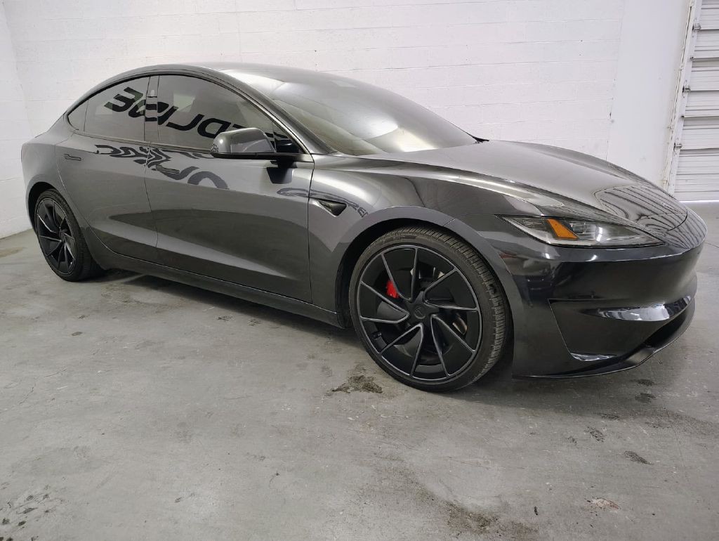 2025 Tesla Model 3 Image 3