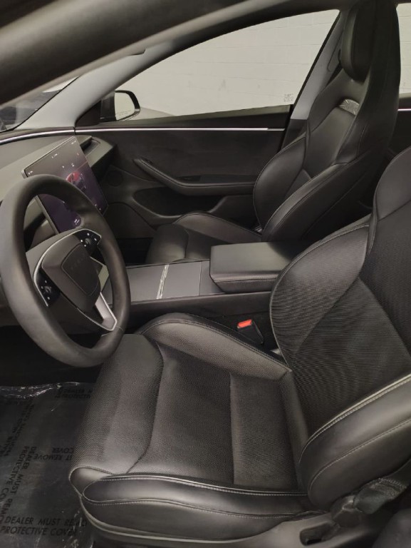 2025 Tesla Model 3 Image 4