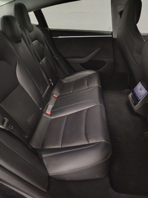 2025 Tesla Model 3 Image 6