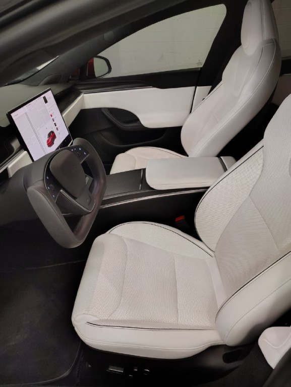 2022 Tesla Model S Image 4