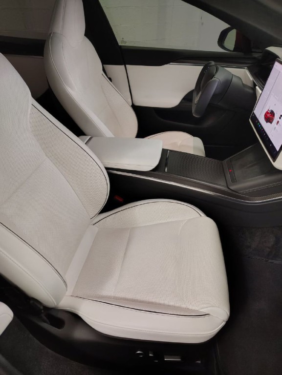 2022 Tesla Model S Image 5