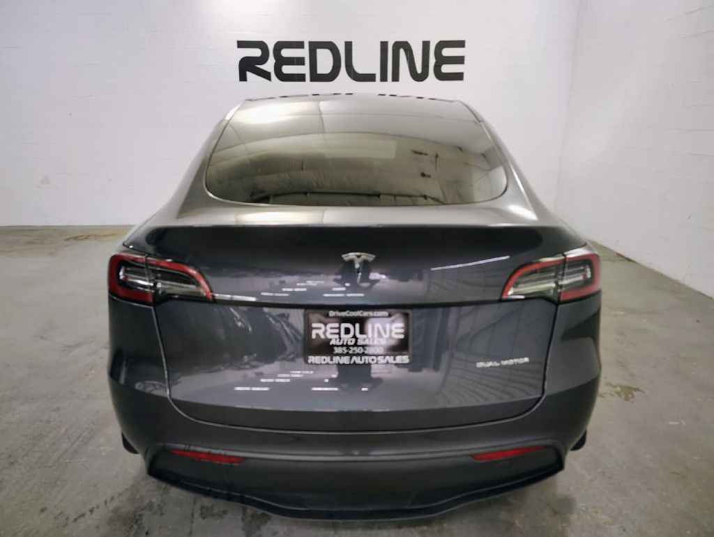 2023 Tesla Model Y Image 10