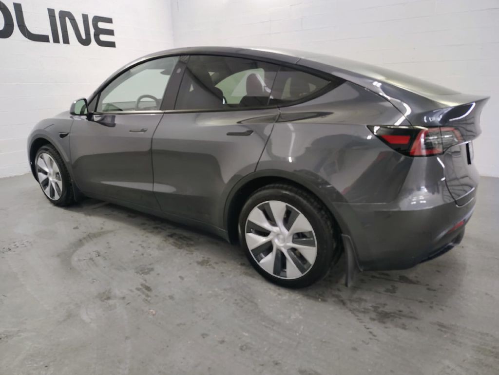 2023 Tesla Model Y Image 12