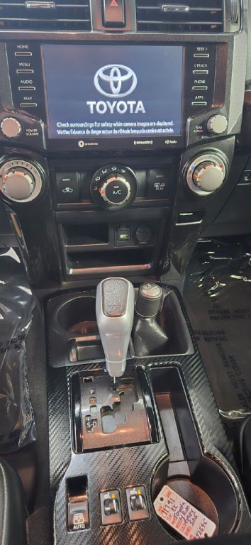 2022 Toyota 4Runner Image 10