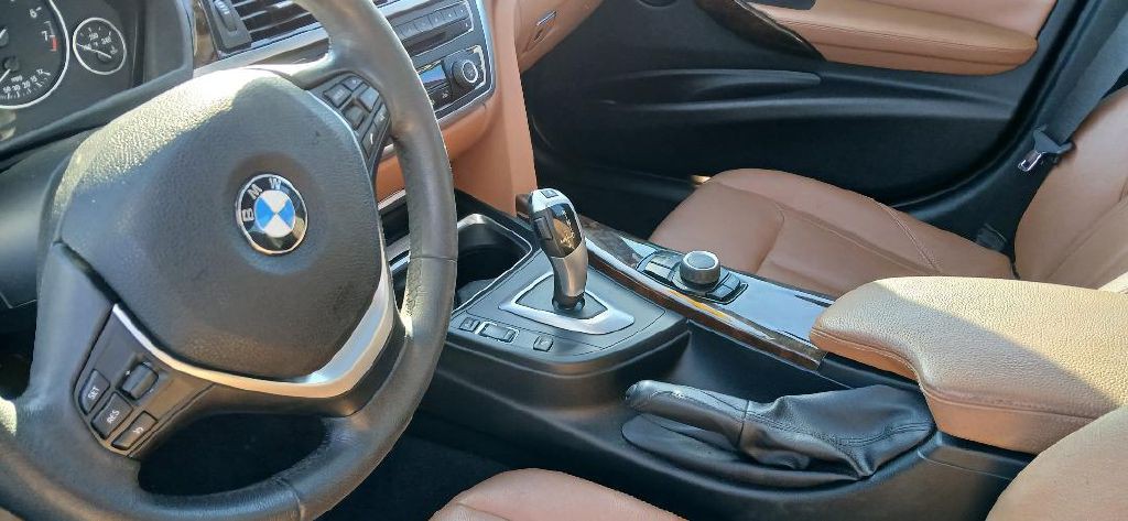 2014 BMW 3 Series Image 7