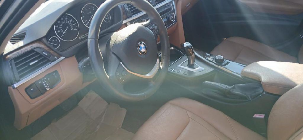 2014 BMW 3 Series Image 8