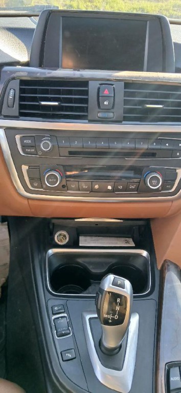 2014 BMW 3 Series Image 12