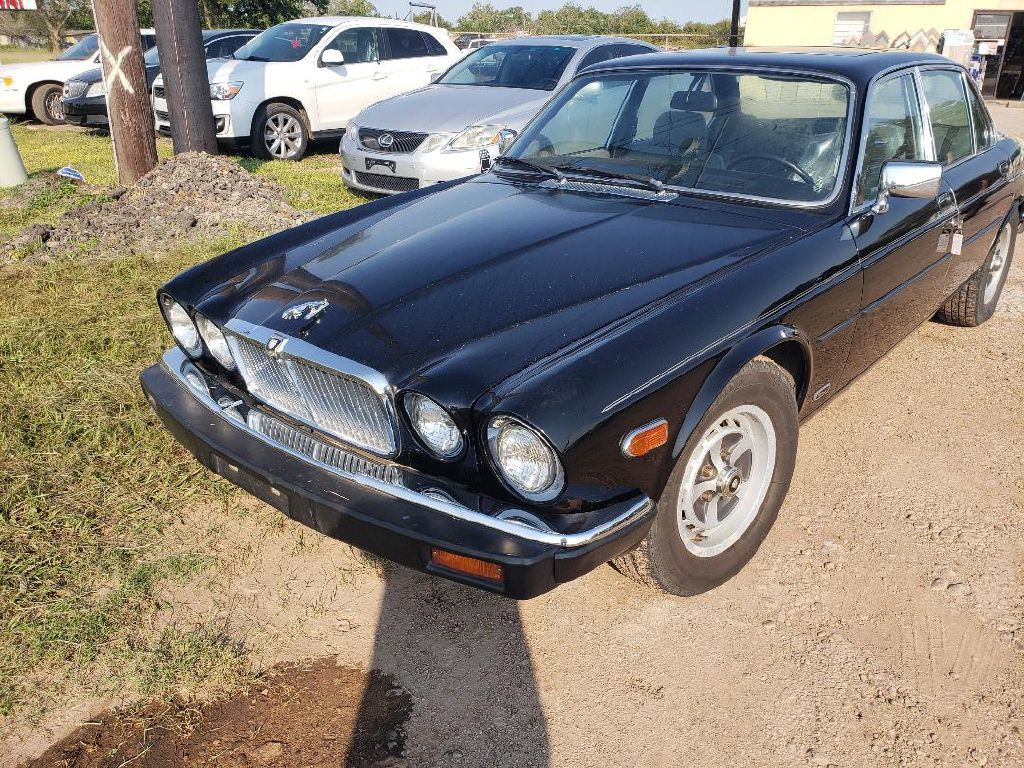 1985 Jaguar XJ Image 1