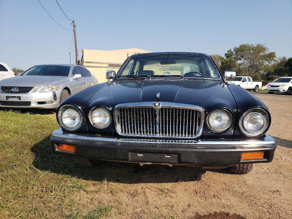 1985 Jaguar XJ Image 2