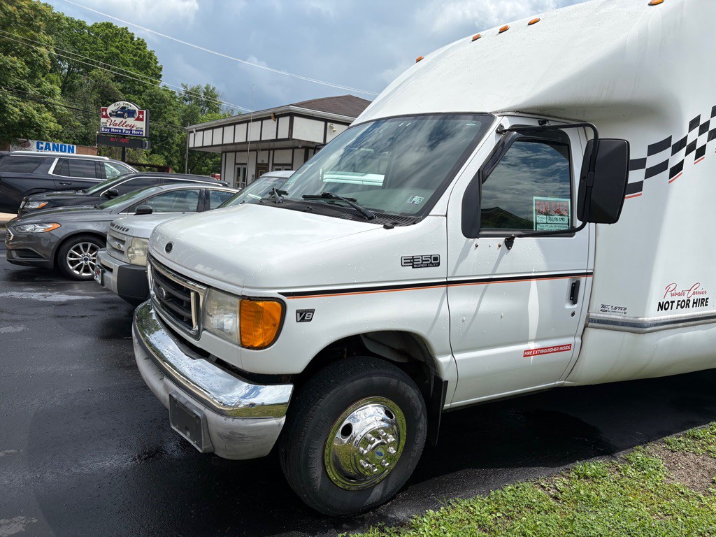 2000 Ford Econoline Image 16