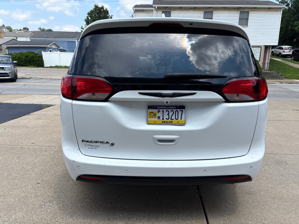 2020 Chrysler Pacifica Image 4