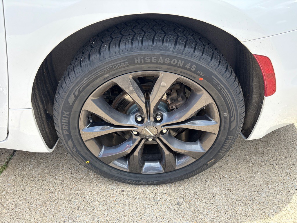 2020 Chrysler Pacifica Image 11