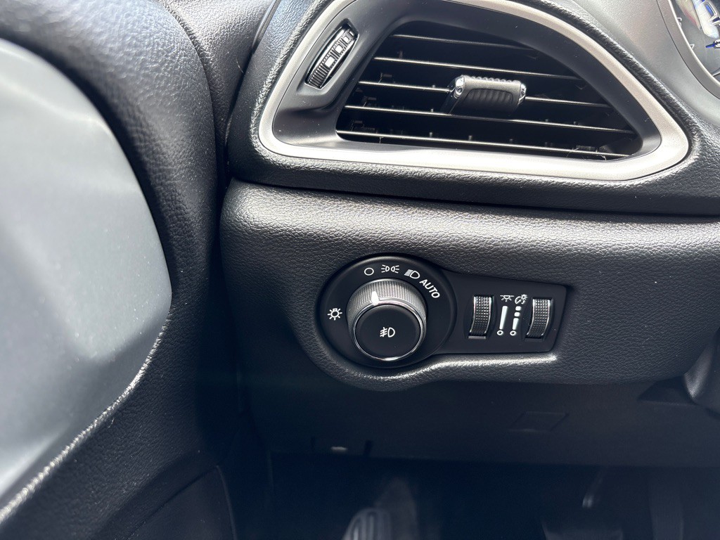 2020 Chrysler Pacifica Image 33