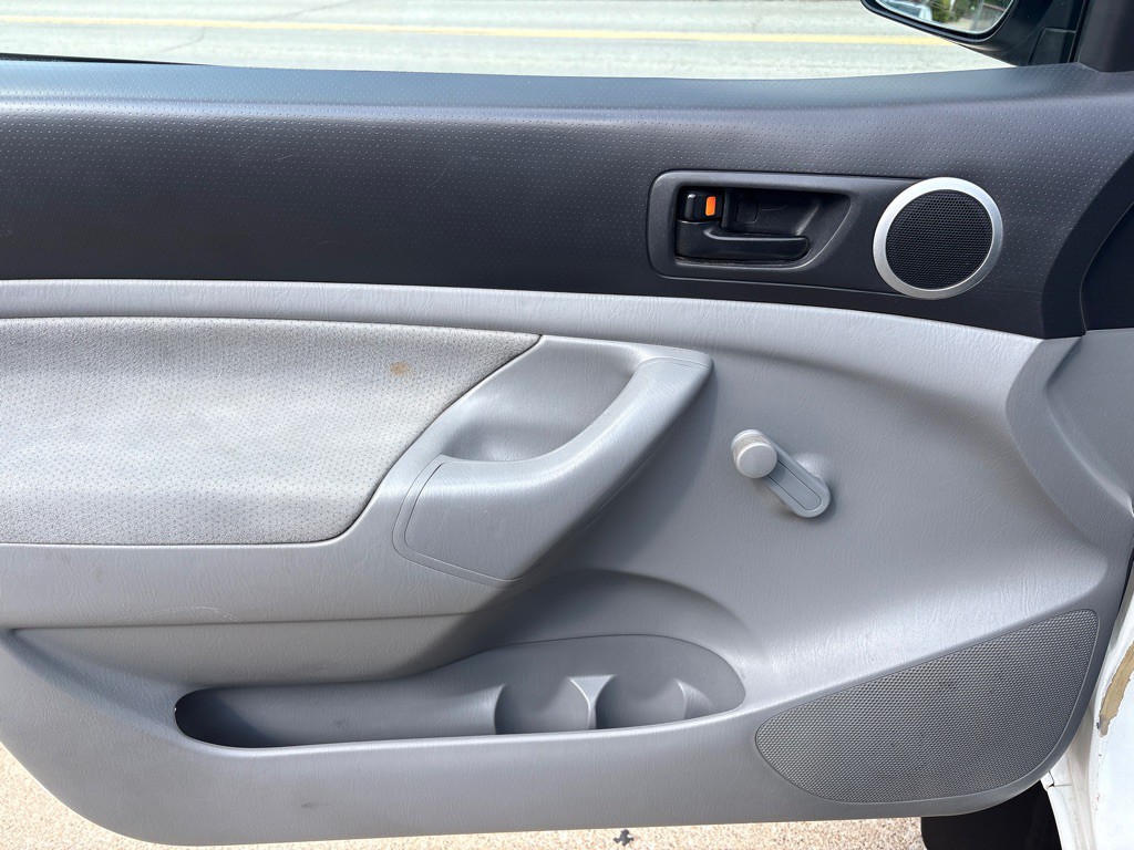 2011 Toyota Tacoma Image 17