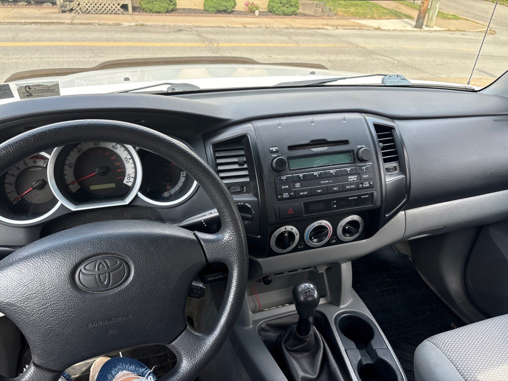 2011 Toyota Tacoma Image 19