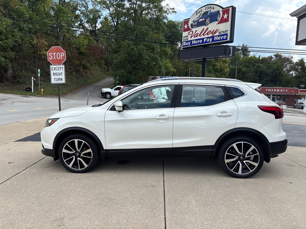 2017 Nissan Rogue Image 2