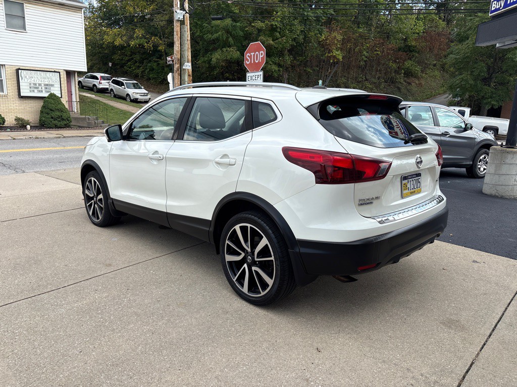 2017 Nissan Rogue Image 3