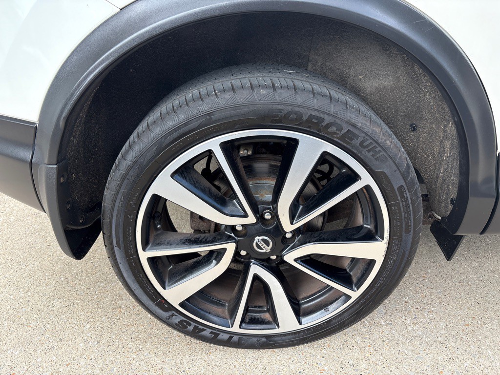 2017 Nissan Rogue Image 11