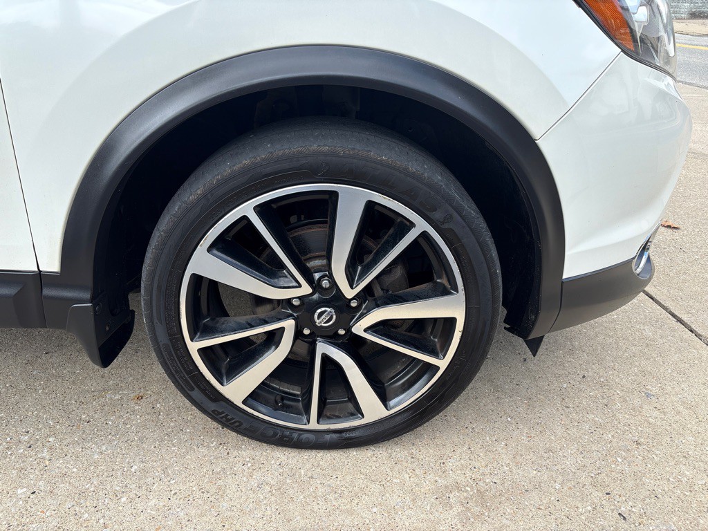 2017 Nissan Rogue Image 12