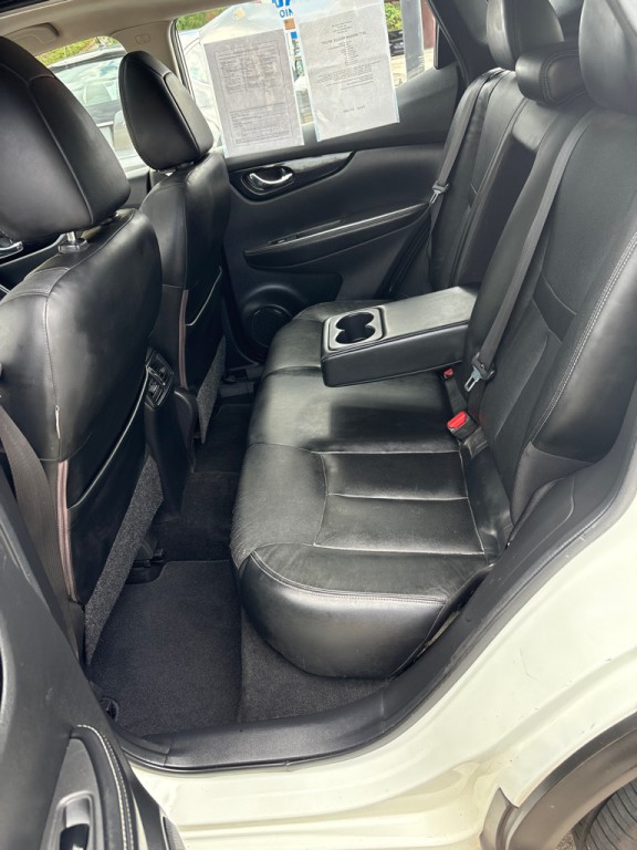 2017 Nissan Rogue Image 18