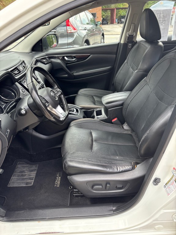 2017 Nissan Rogue Image 19