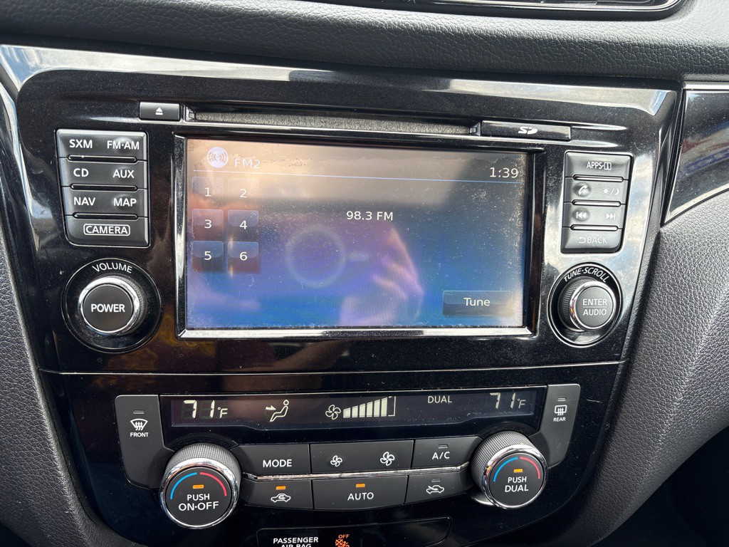 2017 Nissan Rogue Image 30